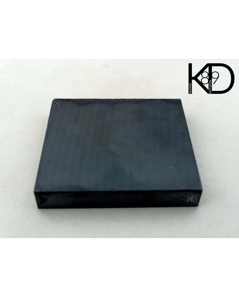 Pierre de touche synthétique